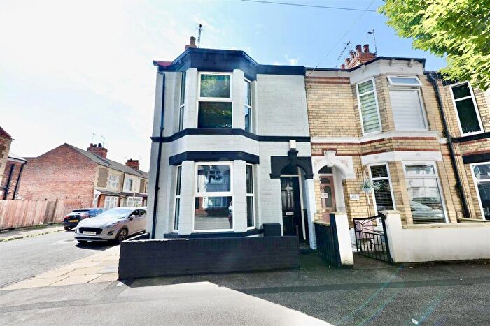 2 Bedroom End Of Terrace House For Sale In Goddard Avenue, Hull, HU5