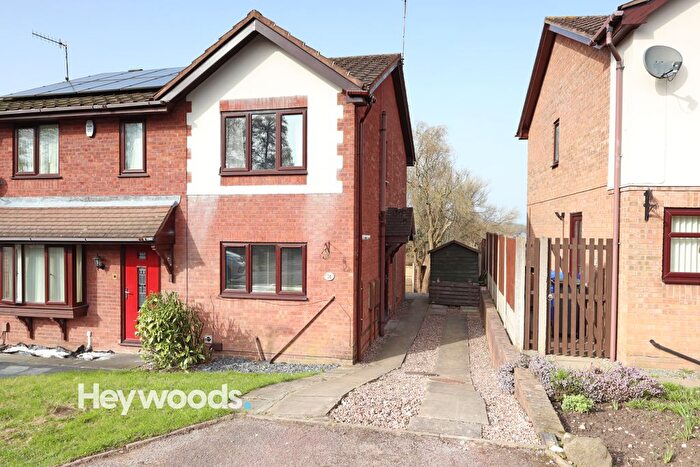 2 Bedroom Semi-Detached House To Rent In Sorrel Close, Bucknall, Stoke-On-Trent, ST2