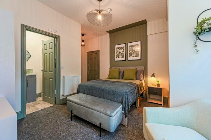 1 Bedroom House Of Multiple Occupation To Rent In Ro York Place, Newport, South Wales, NP20