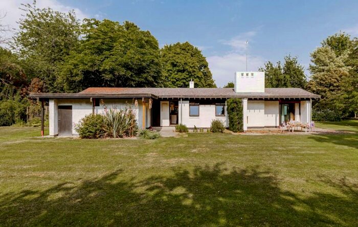 3 Bedroom Detached Bungalow For Sale In Bishops Cannings, Devizes, Wiltshire, SN10