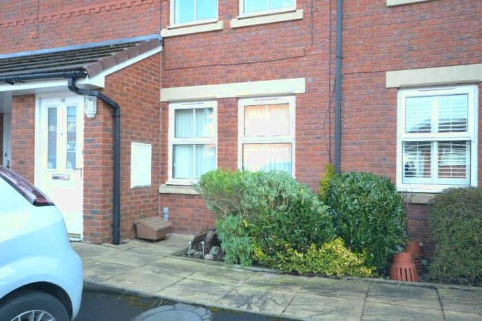 2 Bedroom Flat To Rent In The Spires, Eccleston, WA10