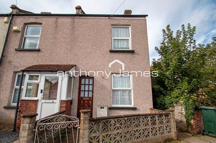 3 Bedroom End Terrace House To Rent In Lawrence Hill Road, Dartford, DA1