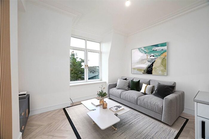 2 Bedroom Flat For Sale In Top Floor Flat, Fonthill Road, Ferryhill, Aberdeen, Aberdeenshire, AB11