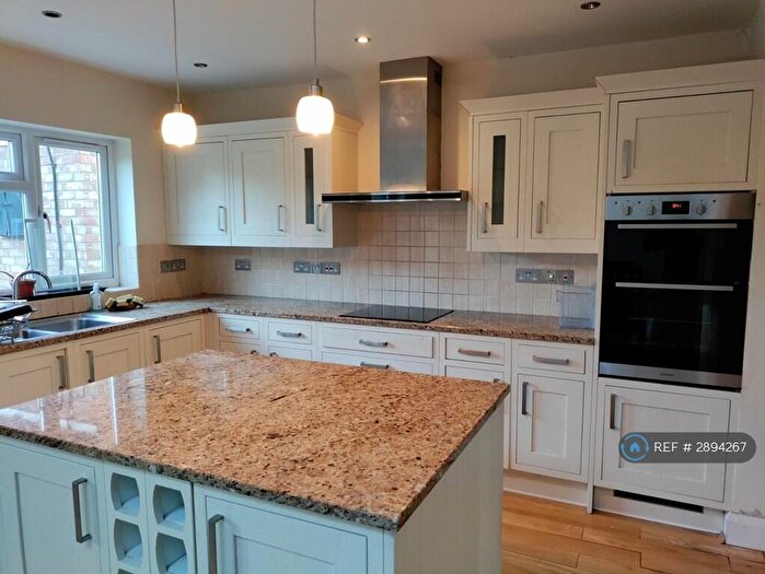 4 Bedroom Semi Detached House To Rent In Netherhall Way, Cambridge, CB1