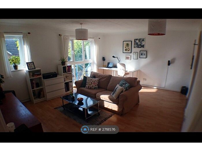 1 Bedroom Flat To Rent In Water Lane, London, SE14