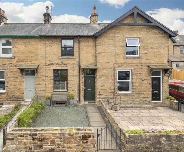 2 Bedroom Terraced House To Rent In Ash Grove, Ilkley, LS29
