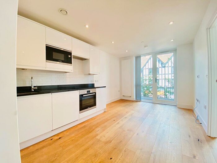 1 Bedroom Apartment To Rent In Central Cross, CR0