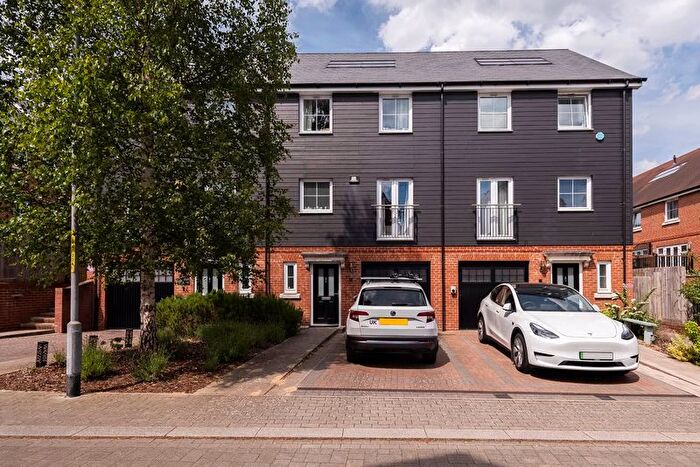 4 Bedroom Terraced House To Rent In Bedroom Bathroom Townhouse, Yew Tree Road, Sevenoaks, TN14