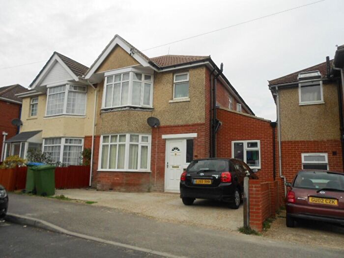 6 Bedroom House To Rent In Granby Grove, Highfield, Southampton, SO17