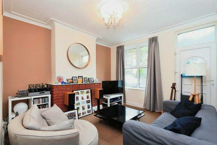 5 Bedroom Property To Rent In Wenlock St, London, N1
