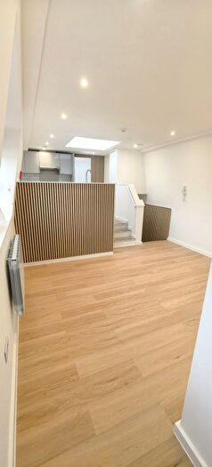 2 Bedroom Flat To Rent In E, Balfour Road, SW19