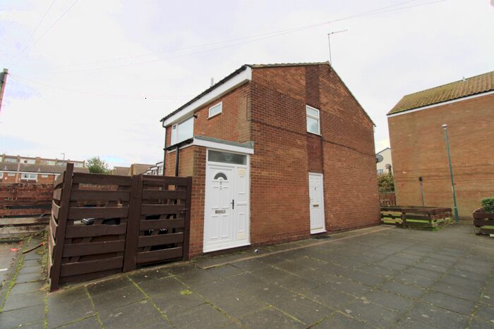 1 Bedroom Flat To Rent In Raynham Court, South Shields, NE33