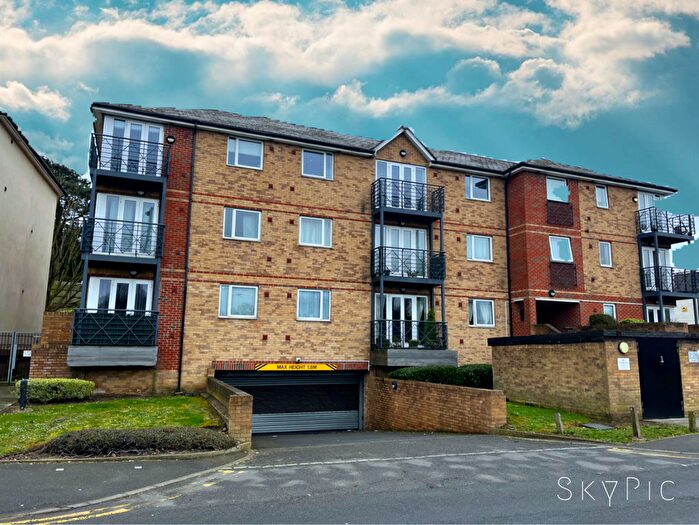 2 Bedroom Flat For Sale In Old Watford Road, Bricket Wood, St. Albans, AL2