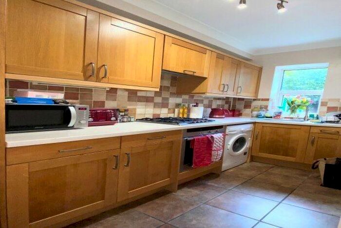 2 Bedroom Flat To Rent In Upper Grosvenor Road, Tunbridge Wells, TN1