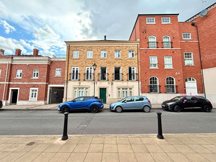 1 Bedroom Apartment For Sale In Heritage Court, Main Street, Dickens Heath, B90