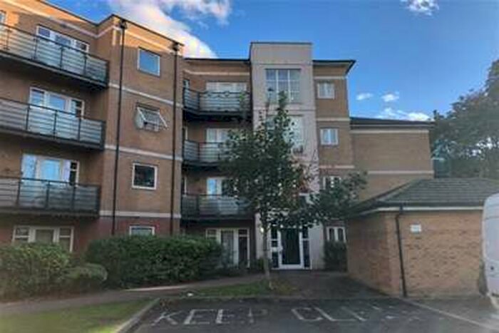 3 Bedroom Flat To Rent In The Parklands, LU5