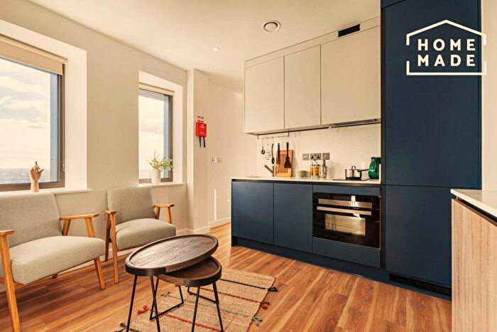 Flat To Rent In Enclave Croydon, CR0