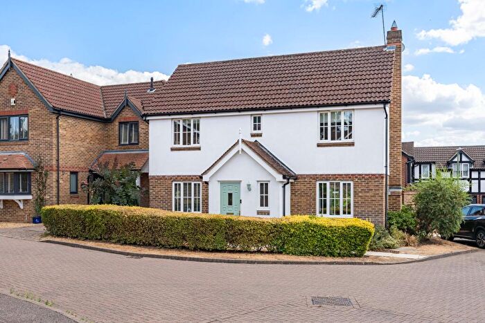 4 Bedroom Detached House For Sale In Stoat Close, Hertford, SG13