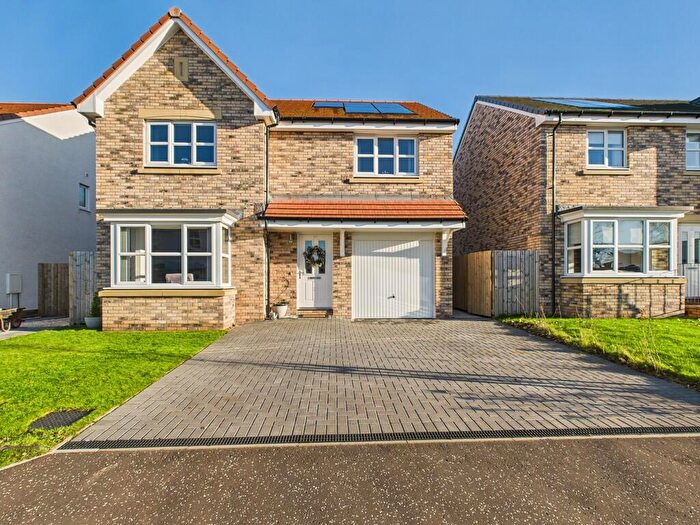 4 Bedroom Detached House For Sale In Garshake Wynd, Dumbarton, G82