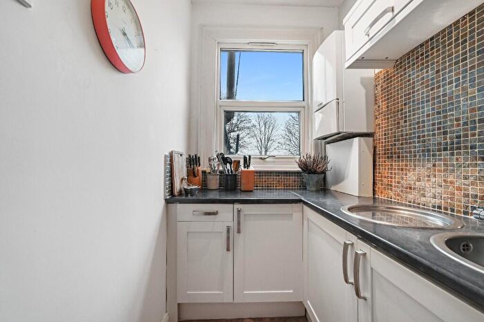2 Bedroom Flat For Sale In Capel Road, London, E7