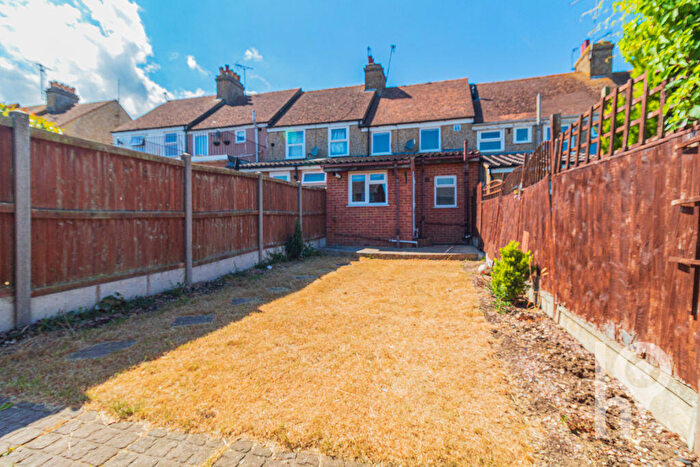 2 Bedroom Terraced House For Sale In Barton Hill Drive, Minster, ME12