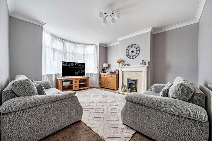 3 Bedroom Semi Detached House For Sale In Spacious Bedroom Semi-Detached Home | Open-Plan Kitchen/Diner | Garage, Driveway & Generous Rear Garden | No Chain, ME7