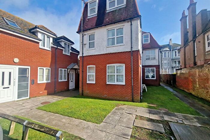 1 Bedroom Flat To Rent In Flat, Hilary House, Park Road, Bognor Regis, West Sussex, PO21