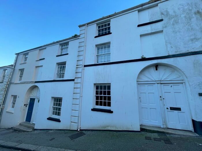 3 Bedroom Flat To Rent In Quay Hill, Falmouth TR11