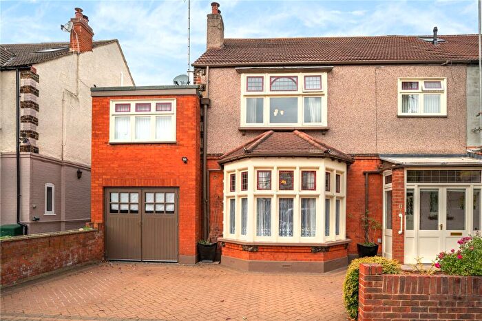 4 Bedroom Semi-Detached House For Sale In The Avenue, Loughton, Essex, IG10