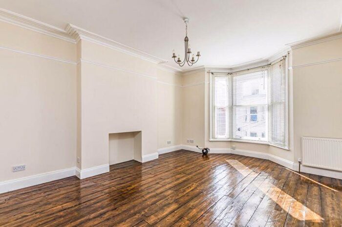 1 Bedroom Apartment To Rent In Shaftesbury Road, Southsea, PO5