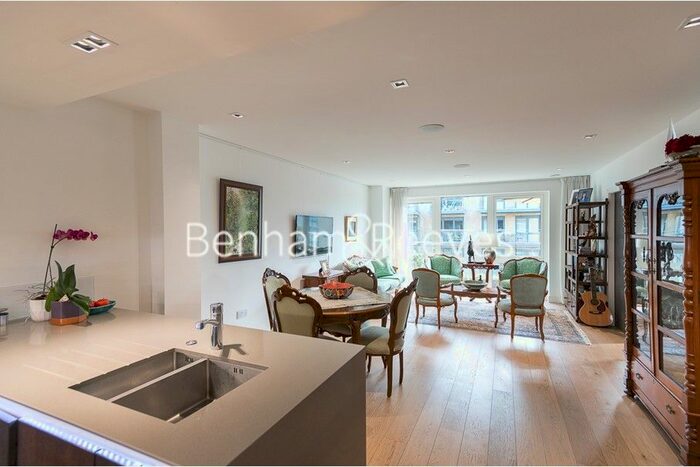 3 Bedroom Flat To Rent In Kew Bridge Road, Brentford, TW8