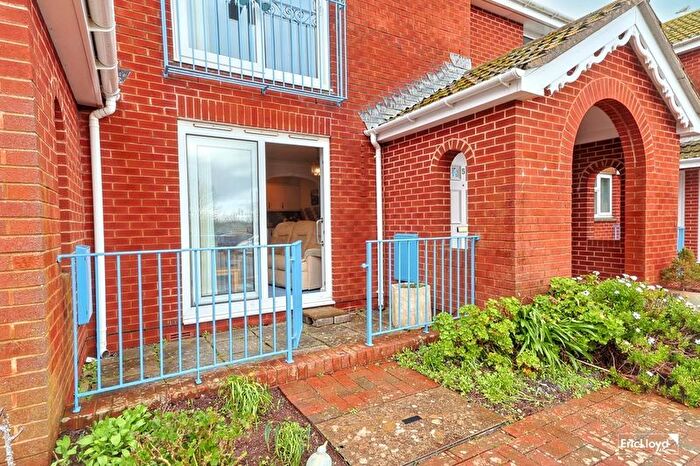 2 Bedroom Flat For Sale In Nelson Road, Brixham, TQ5