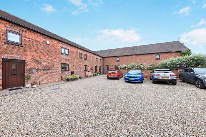 3 Bedroom Barn Conversion For Sale In Bognop Road, Essington, Wolverhampton, WV11