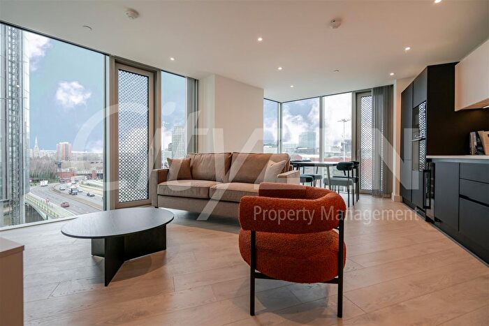 2 Bedroom Flat To Rent In Vista River Gardens, Trinity Way, Manchester, M3