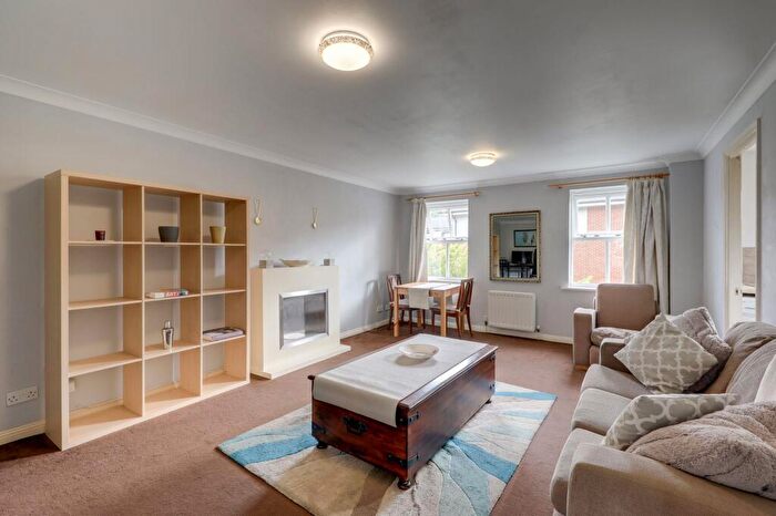 2 Bedroom Flat For Sale In Lullingstone Lane, Hither Green, SE13