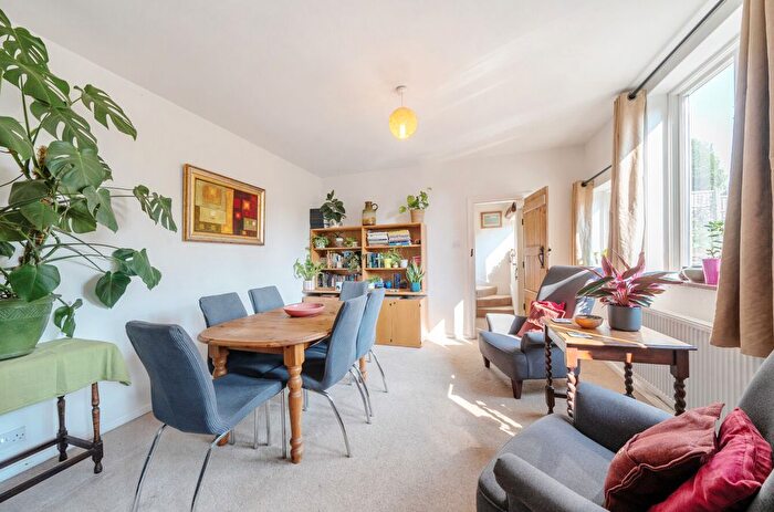 5 Bedroom Detached House For Sale In Cargate Terrace, Aldershot, Hampshire, GU11
