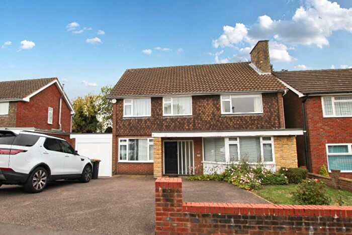 4 Bedroom Detached House To Rent In Furness Avenue, Dunstable, Bedfordshire, LU6