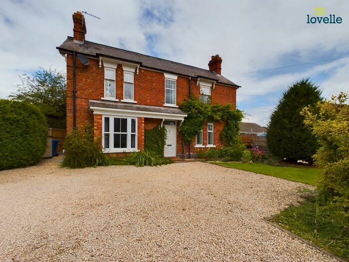 3 Bedroom Detached House For Sale In Tillbridge Road, Sturton By Stow, LN1