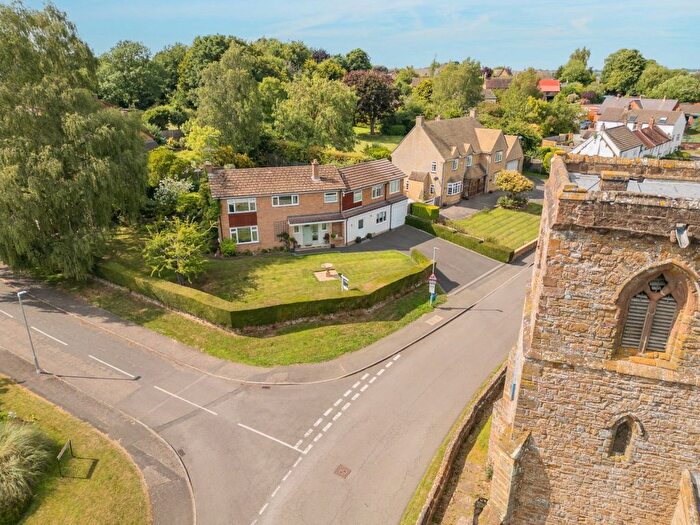 4 Bedroom Detached House For Sale In Welton Park, Welton, NN11