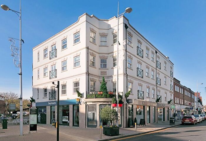 1 Bedroom Flat For Sale In High Street, Walton-On-Thames, KT12