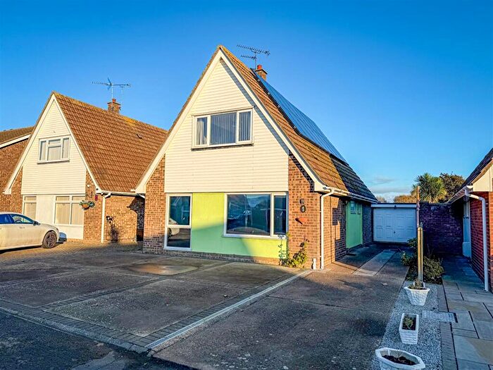 3 Bedroom Detached House For Sale In Constable Avenue, Clacton-On-Sea, Essex, CO16