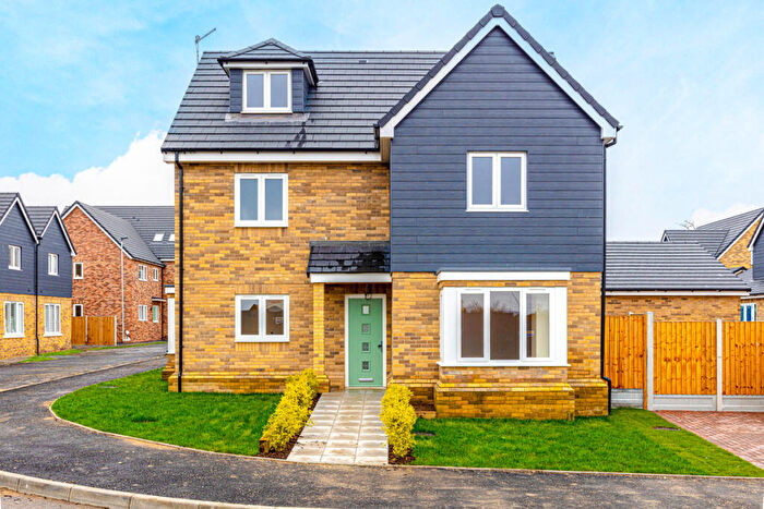 4 Bedroom Detached House For Sale In London Road, Rayleigh, SS6