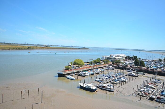 2 Bedroom Flat To Rent In The Peninsula, Gillingham, ME7