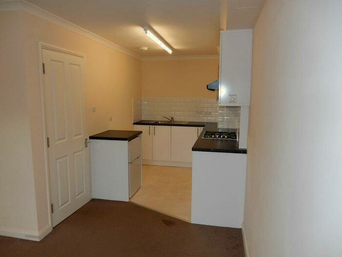 1 Bedroom Flat To Rent In Goring Road, Worthing, BN12