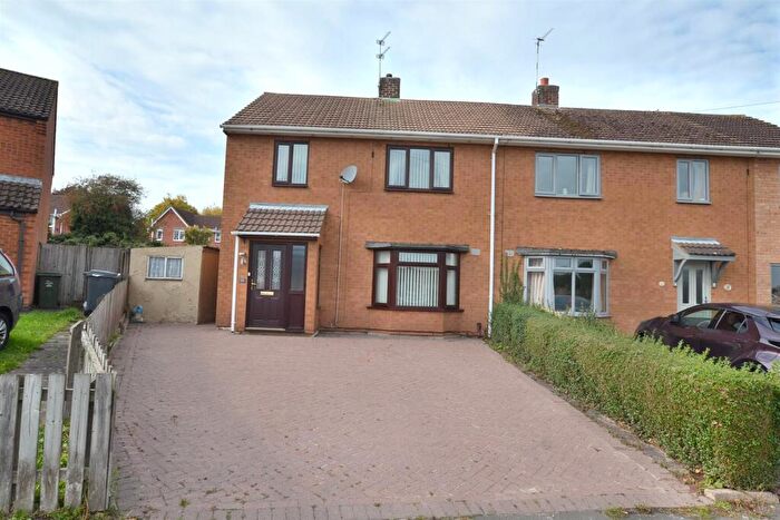 3 Bedroom Semi-Detached House For Sale In St. James Road, Shepshed, Loughborough, LE12