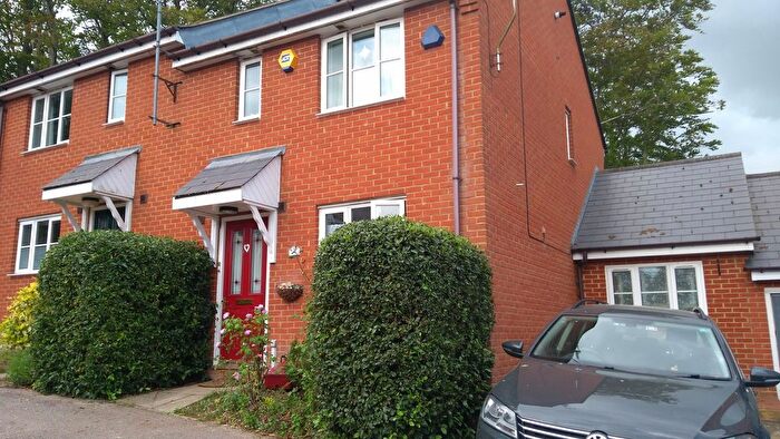 4 Bedroom Semi-Detached House To Rent In Almond Court, Chartham, CT4