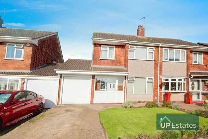 3 Bedroom Semi-Detached House For Sale In Benn Road, Bulkington, Bedworth, CV12