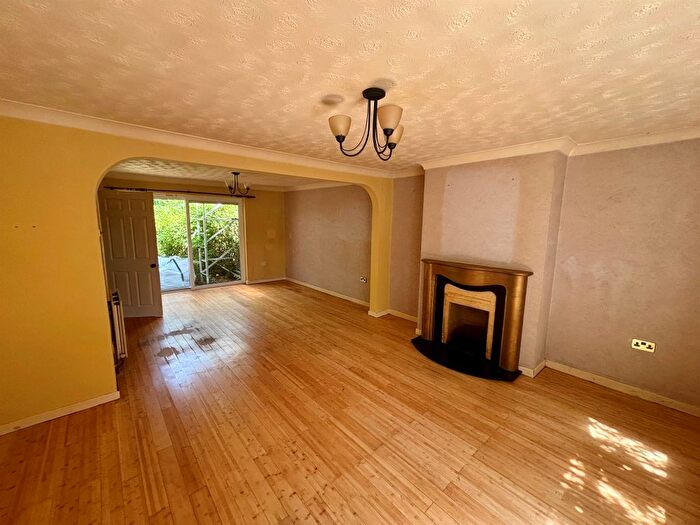 3 Bedroom Semi-detached Bungalow For Sale In Riddy Lane, Bourn, Cambridge, CB23
