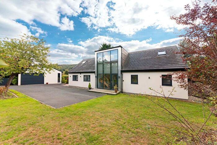 5 Bedroom Detached House For Sale In Lumb Lane, Huddersfield, HD4