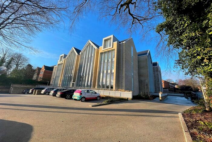 3 Bedroom Flat To Rent In St. Johns Road, Altrincham WA14